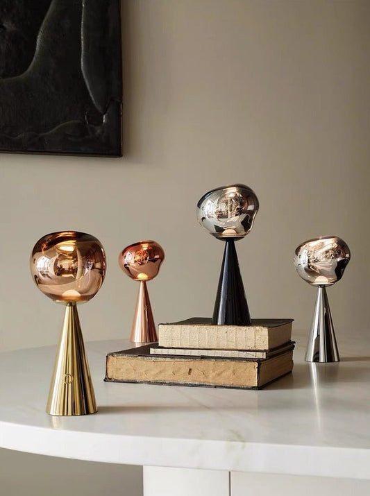 Melt Bærbar Dimbar LED Bordlampe - Moderne Nordisk Sengelampe