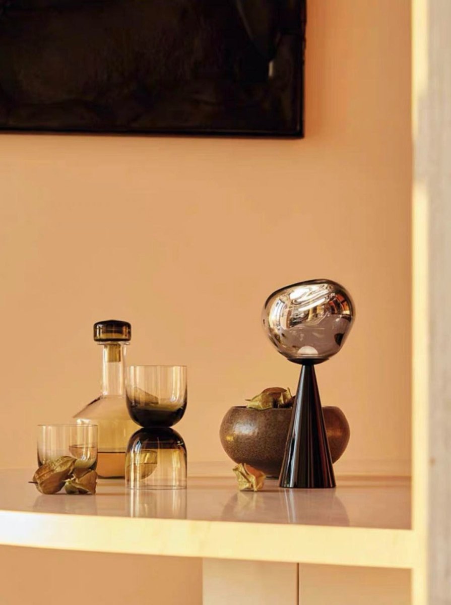 Melt Bærbar Dimbar LED Bordlampe - Moderne Nordisk Sengelampe