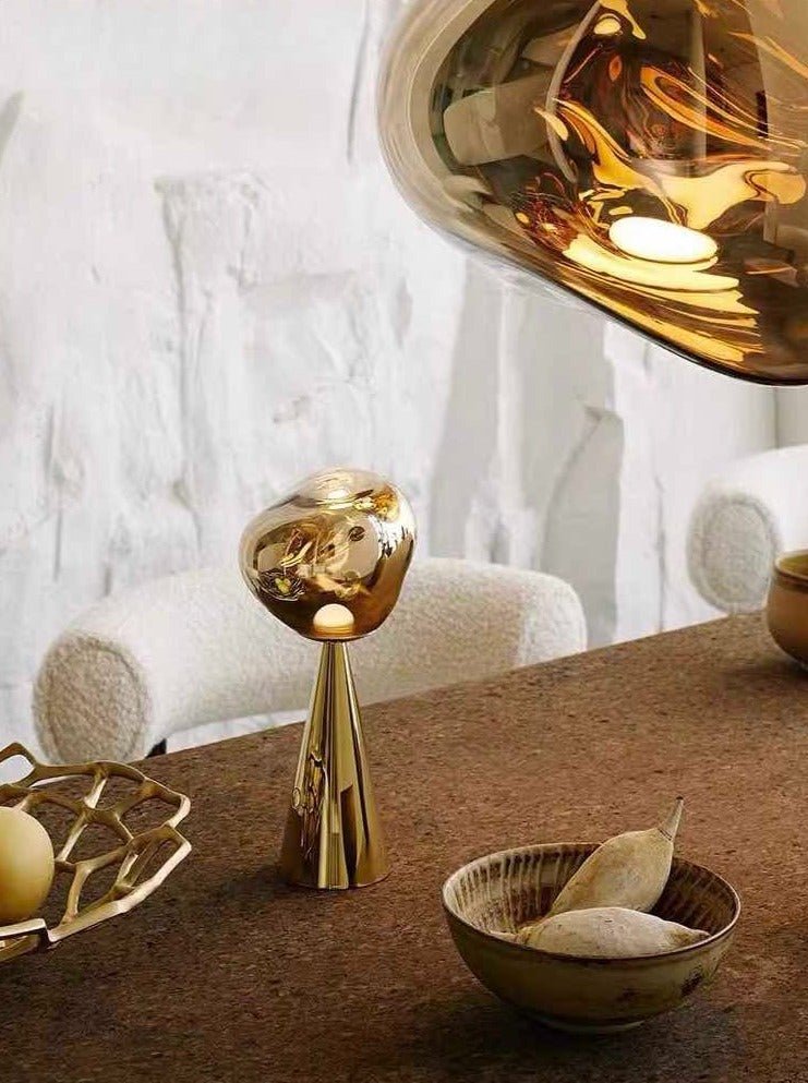 Melt Bærbar Dimbar LED Bordlampe - Moderne Nordisk Sengelampe