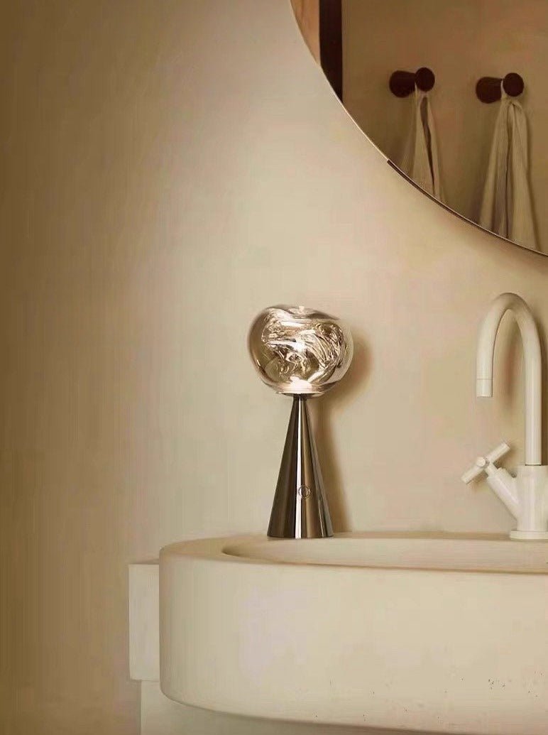 Melt Bærbar Dimbar LED Bordlampe - Moderne Nordisk Sengelampe